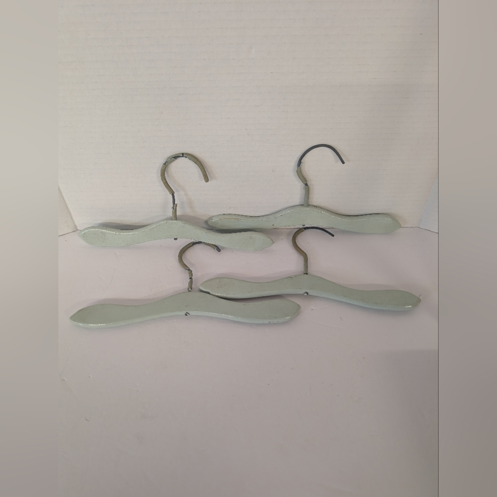 Vintage Hangers Children's 1940 Wooden Set Of 4 - Picture 2 of 5